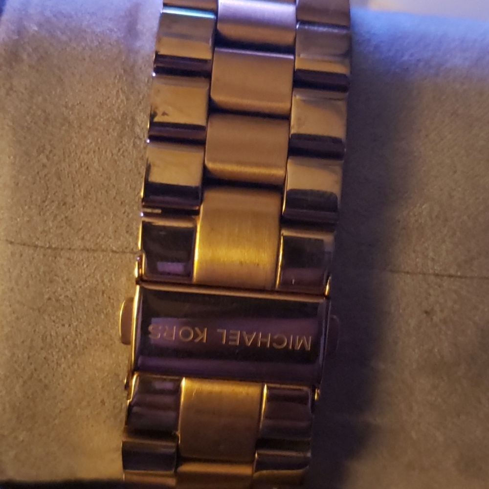 Watch - Picture 3 of 4
